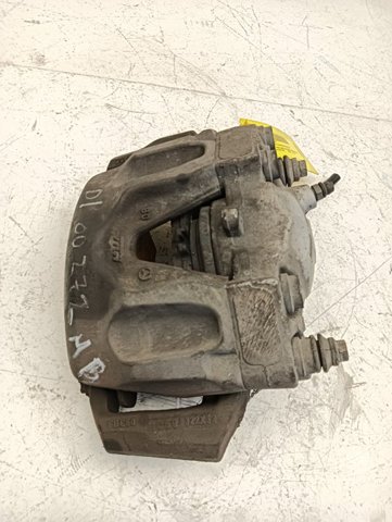 Suporte do freio dianteiro esquerdo A2044213581 MERCEDES