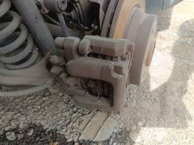 Suporte do freio traseiro direito A2044231281 MERCEDES