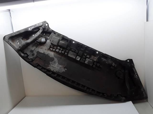 Proteção de motor dianteira A2045200723 MERCEDES