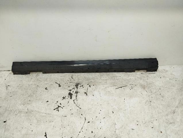 Placa sobreposta (moldura) externa esquerda de acesso A2046980354 MERCEDES