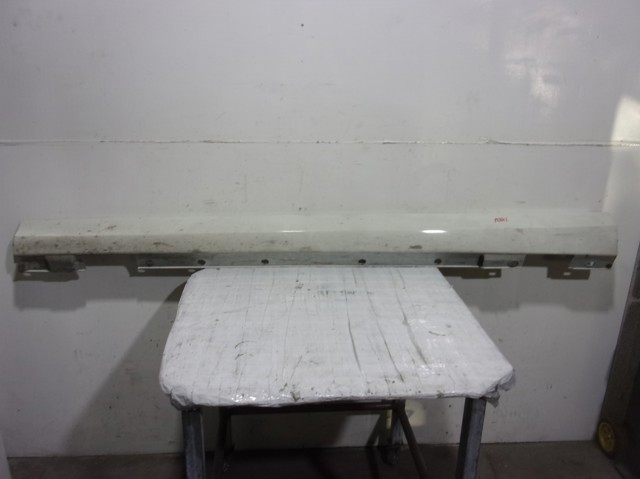 Placa sobreposta (moldura) externa esquerda de acesso A20469803549999 MERCEDES
