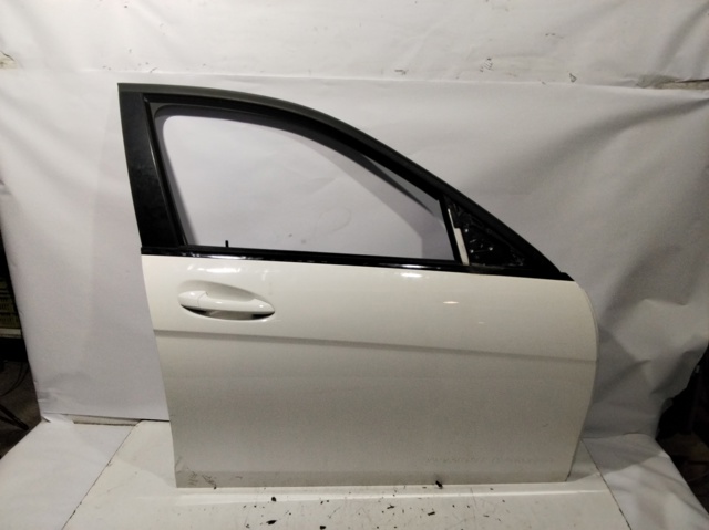 Porta dianteira direita A2047200205 MERCEDES