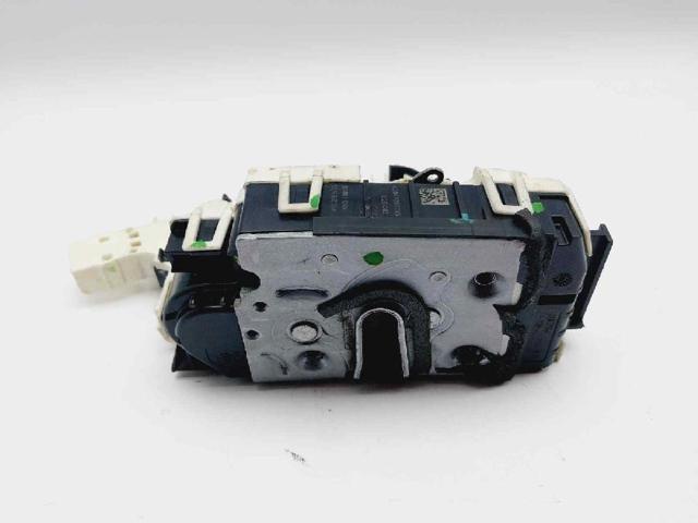 Fecho da porta dianteira esquerda A2047202735 MERCEDES