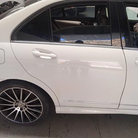 Porta traseira direita A2047300205 MERCEDES