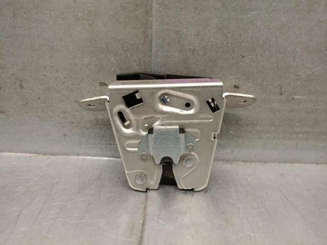 Fecho de tampa de porta-malas (de 3ª/5ª porta traseira) A2047400335 MERCEDES