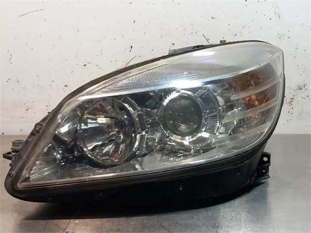 Luz esquerda A2048200161 MERCEDES