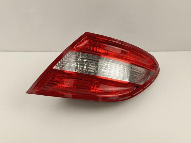 Lanterna traseira direita A2048200264 MERCEDES