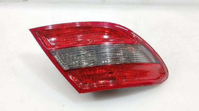 Lanterna traseira esquerda A2048202964 MERCEDES