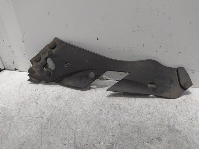 Tampa da luz esquerda A2048260124 MERCEDES