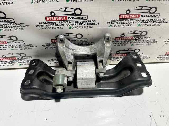Coxim traseiro de transmissão (suporte da caixa de mudança) A2052405100 MERCEDES