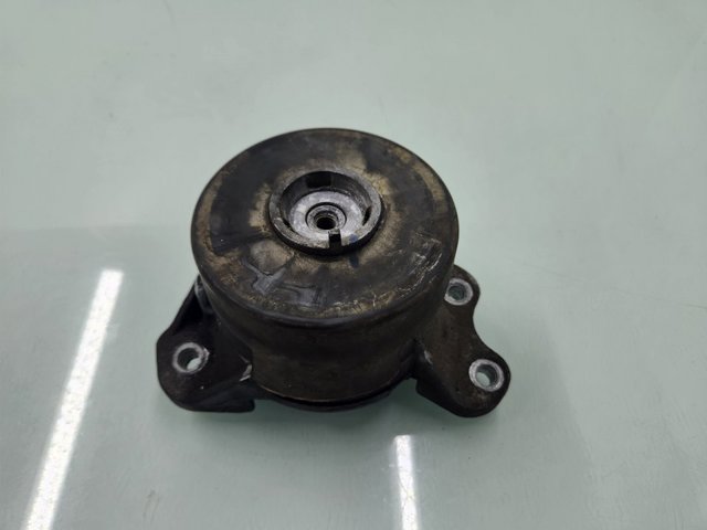 Coxim (suporte) direito de motor A2052407900 MERCEDES