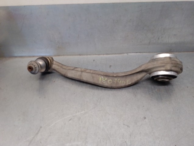 Braço oscilante inferior esquerdo de suspensão dianteira A2053301505 MERCEDES
