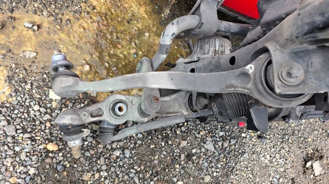 Braço oscilante inferior direito de suspensão dianteira A2053301605 MERCEDES