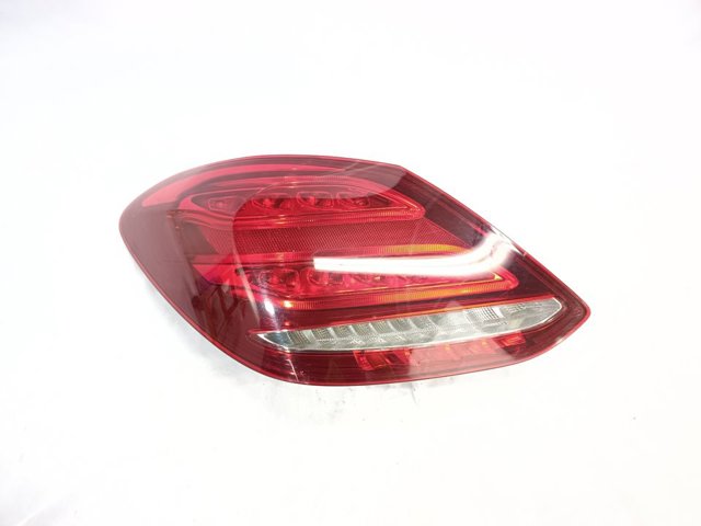 Lanterna traseira esquerda A2059060357 MERCEDES