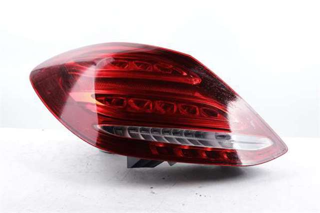 Lanterna traseira esquerda A2059060357 MERCEDES