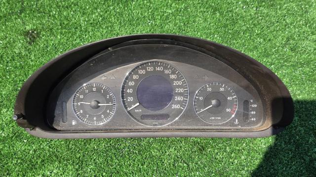 Painel de instrumentos (quadro de instrumentos) A2095404211 MERCEDES