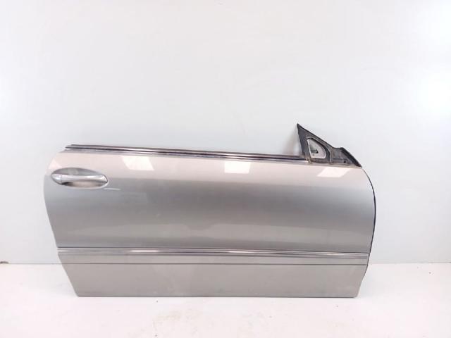 Porta dianteira direita A2097200205 MERCEDES
