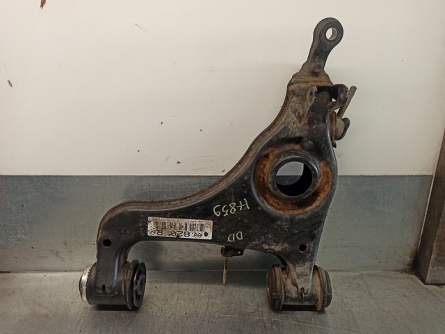 Braço oscilante inferior direito de suspensão dianteira A2103307707 MERCEDES