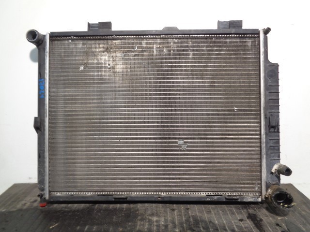 Radiador de esfriamento de motor A2105000803 MERCEDES