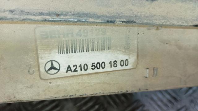 Radiador de intercooler A2105001800 MERCEDES