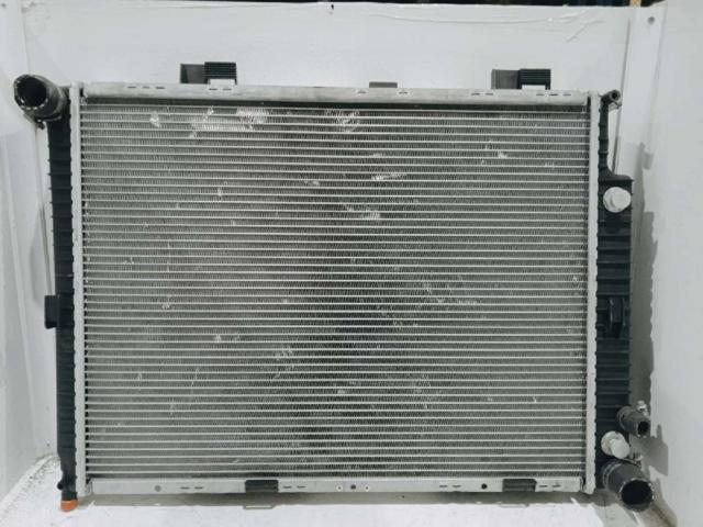 Radiador de esfriamento de motor A2105002803 MERCEDES