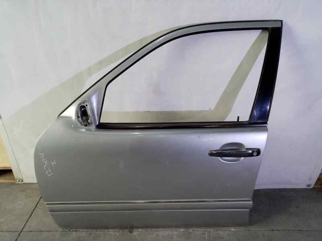 Porta dianteira esquerda A210720150528 MERCEDES