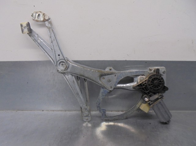 Motor de acionamento de vidro da porta dianteira direita A2108205842 MERCEDES