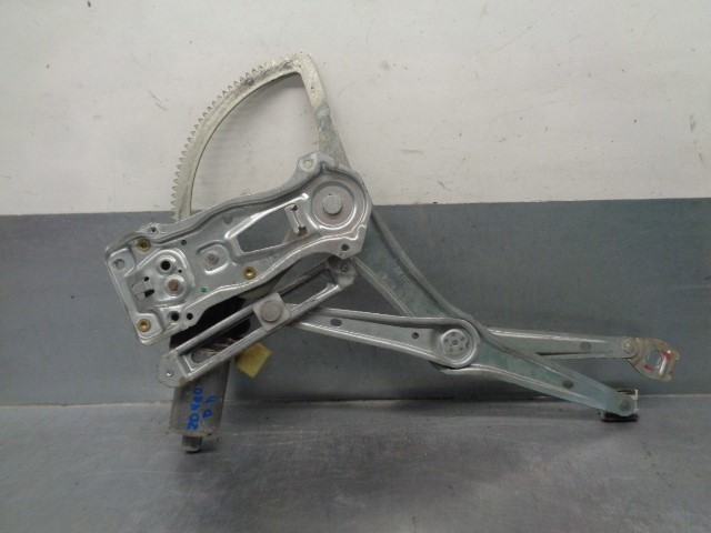 Motor de acionamento de vidro da porta dianteira direita A2108205842 MERCEDES