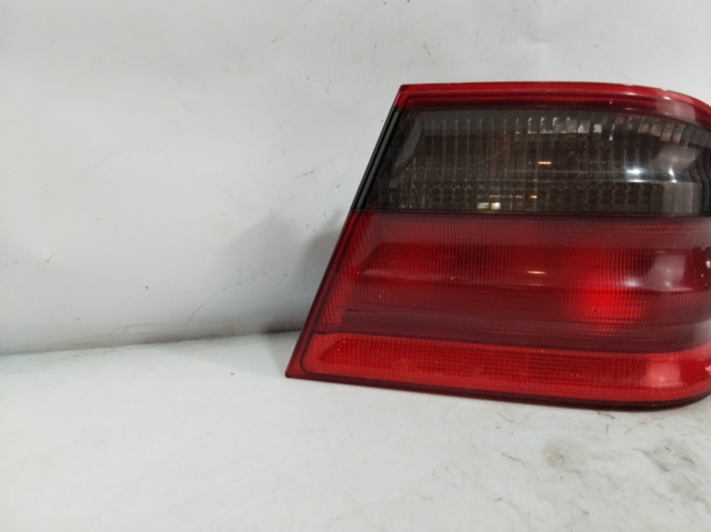 Lanterna traseira direita externa A2108208264 MERCEDES