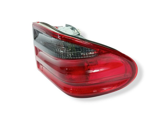 Lanterna traseira direita externa A2108208264 MERCEDES