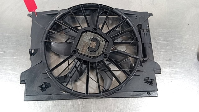 Ventilador elétrico de esfriamento montado (motor + roda de aletas) direito A2115001693 MERCEDES