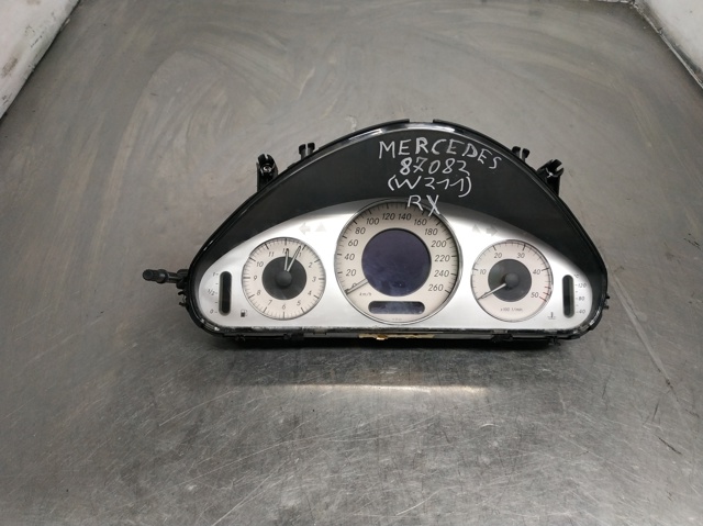 Painel de instrumentos (quadro de instrumentos) A2115403547 MERCEDES