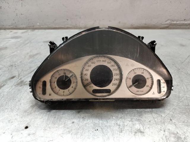 Painel de instrumentos (quadro de instrumentos) A2115403547 MERCEDES