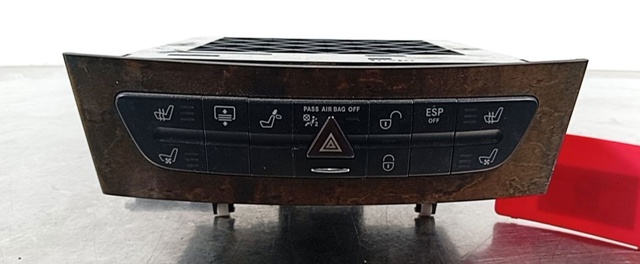 Botão de ativação do sinal de emergência A2116800552 MERCEDES