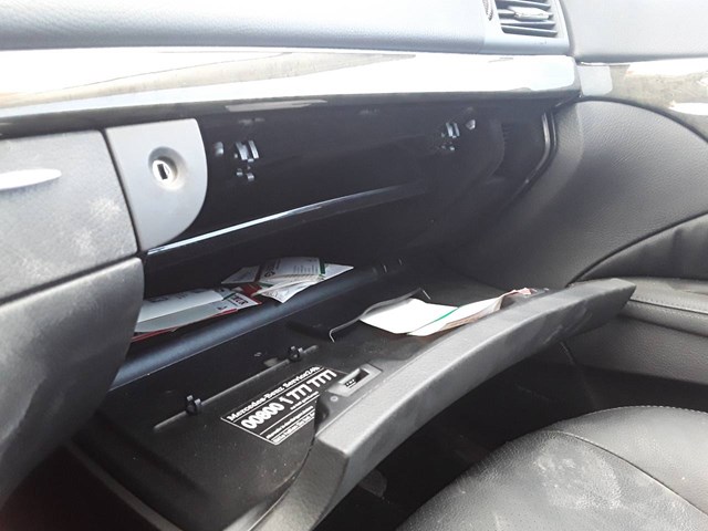 Botão de ativação do sinal de emergência A2116803152 MERCEDES
