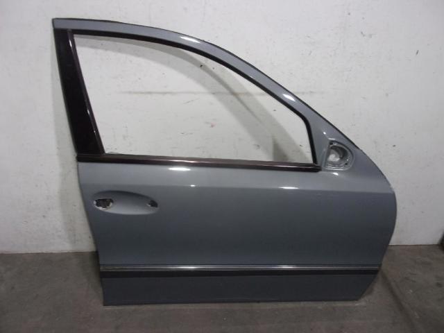 Porta dianteira direita A2117201405 MERCEDES