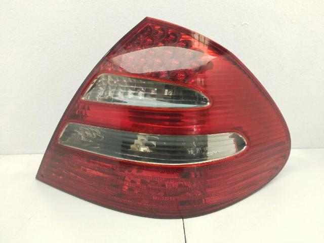 Lanterna traseira direita A2118200664 MERCEDES