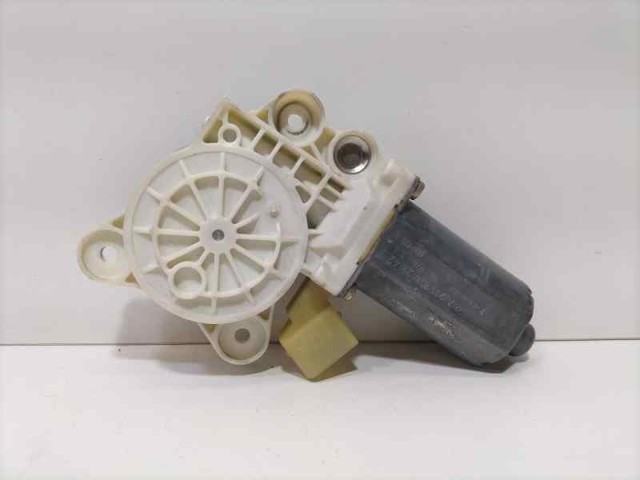 Motor de acionamento de vidro da porta dianteira esquerda A2118202942 MERCEDES