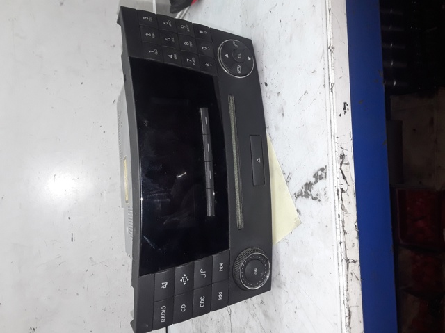Aparelhagem de som (rádio AM/FM) A2118702889 MERCEDES
