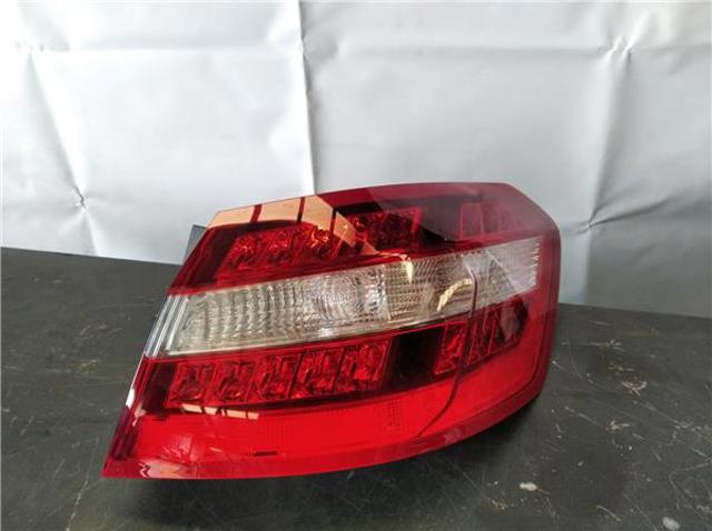 Lanterna traseira direita externa A2128200264 MERCEDES