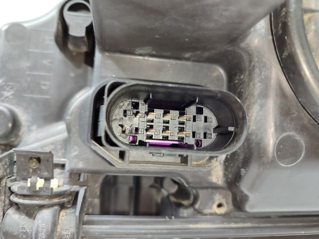 Luz direita A2128208261 MERCEDES