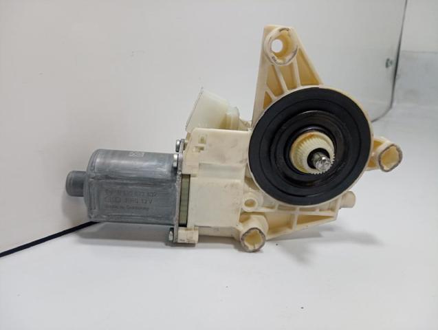 Motor de acionamento de vidro da porta dianteira esquerda A2129066802 MERCEDES