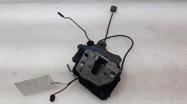 Fecho da porta dianteira esquerda A2197200335 MERCEDES