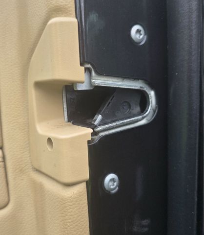 Fecho da porta dianteira direita A2197200435 MERCEDES