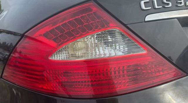 Lanterna traseira esquerda A2198200164 MERCEDES