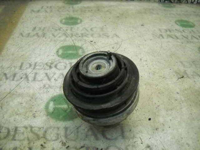 Coxim (suporte) esquerdo de motor A2202401717 MERCEDES