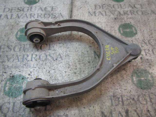 Braço oscilante superior direito de suspensão dianteira A2203301507 MERCEDES