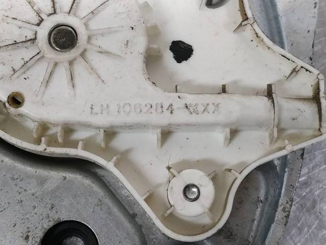 Motor de acionamento de vidro da porta dianteira direita A2208204642 MERCEDES