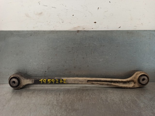Braço oscilante (tração) longitudinal inferior direito de suspensão traseira A2213500806 MERCEDES