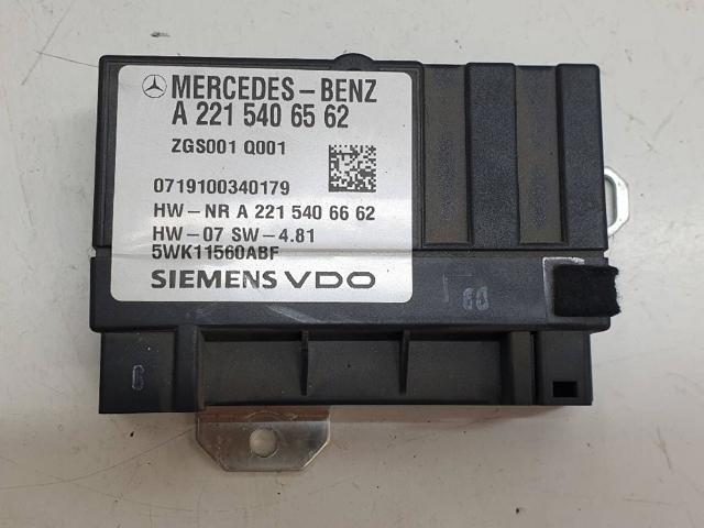 Módulo de direção (Centralina eletrônica) da bomba de combustível A2215406562 MERCEDES